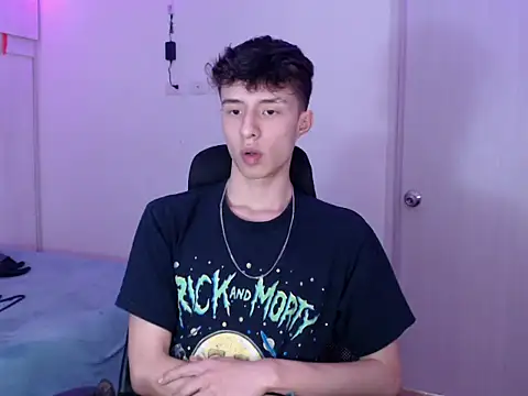 Snapshot of Juanmres chatting on 03/13/26, 06:25 Juanmres online show from 03/13/26, 06:25