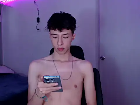 Snapshot of Juanmres chatting on 03/15/26, 05:30 Juanmres online show from 03/15/26, 05:30