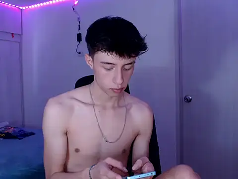 Snapshot of Juanmres chatting on 03/20/26, 04:56 Juanmres online show from 03/20/26, 04:56