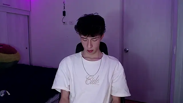 Snapshot of Juanmres chatting on 04/07/26, 11:26 Juanmres online show from 04/07/26, 11:26