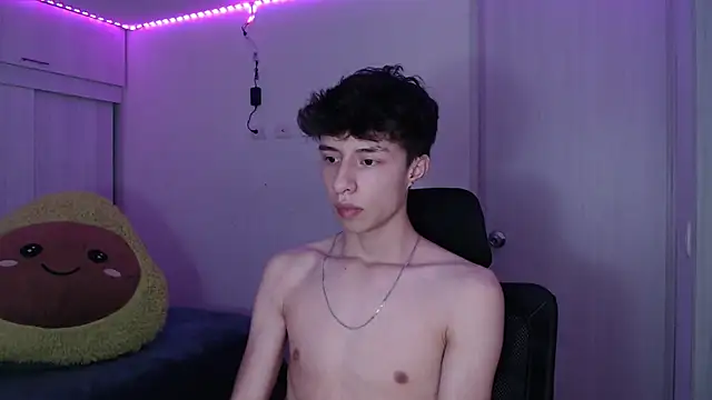 Snapshot of Juanmres chatting on 04/12/26, 02:16 Juanmres online show from 04/12/26, 02:16