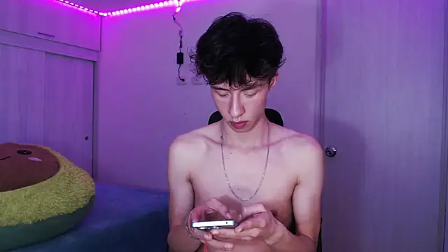 Snapshot of Juanmres chatting on 04/16/26, 11:18 Juanmres online show from 04/16/26, 11:18