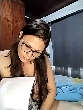 Vale Saenzz online show from 01/29/25, 01:07