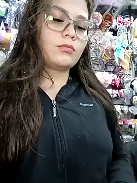 Vale Saenzz online show from 09/15/25, 11:38