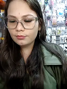 Snapshot of Vale_Saenzz chatting on 02/24/26, 06:17 Vale Saenzz online show from 02/24/26, 06:17