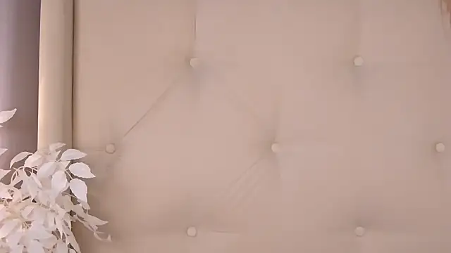 Snapshot of ur_wet_dreams chatting on 04/12/26, 04:39 ur wet dreams online show from 04/12/26, 04:39