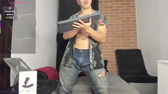 Snapshot of DavidX_X21_Strip chatting on 04/01/26, 07:31 DavidX X21 Strip online show from 04/01/26, 07:31