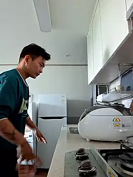 Snapshot of Doh728 chatting on 11/07/25, 02:00 Doh728 online show from 11/07/25, 02:00