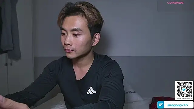 Snapshot of Doh728 chatting on 12/20/25, 12:34 Doh728 online show from 12/20/25, 12:34