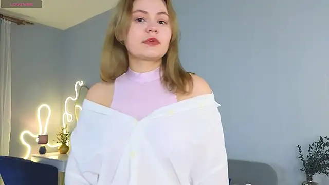 Snapshot of DownyClouds chatting on 02/06/25, 08:18 DownyClouds online show from 02/06/25, 08:18