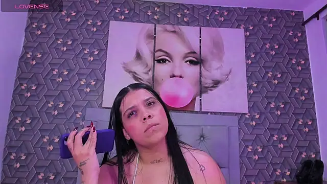 Snapshot of Emily_rivera78 chatting on 05/11/26, 03:34 Emily rivera78 online show from 05/11/26, 03:34
