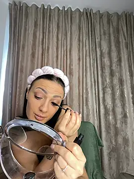 Snapshot of RaisaSalvi chatting on 03/27/26, 09:21 RaisaSalvi online show from 03/27/26, 09:21