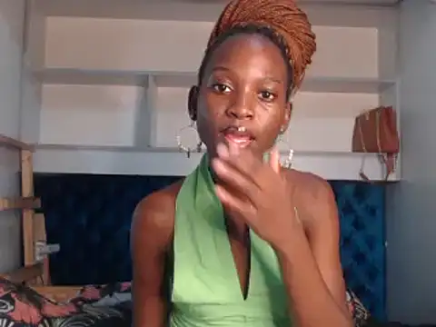 YoungDiva69 online show from 02/05/25, 12:17