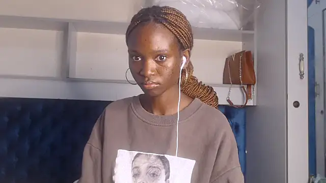 YoungDiva69 online show from 02/06/25, 11:10