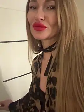 Snapshot of Sweet_Pussy2024 chatting on 02/23/25, 01:21 Sweet Pussy2024 online show from 02/23/25, 01:21