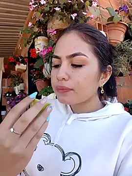 Snapshot of nana_1234 chatting on 09/10/25, 02:06 nana 1234 online show from 09/10/25, 02:06