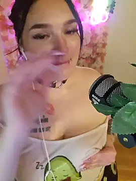 Snapshot of Jinyxx3 chatting on 02/19/25, 04:22 Jinyxx3 online show from 02/19/25, 04:22