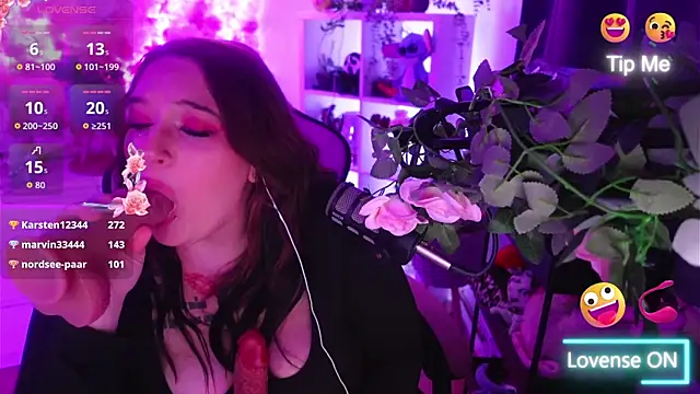 Snapshot of Jinyxx3 chatting on 12/02/25, 04:40 Jinyxx3 online show from 12/02/25, 04:40