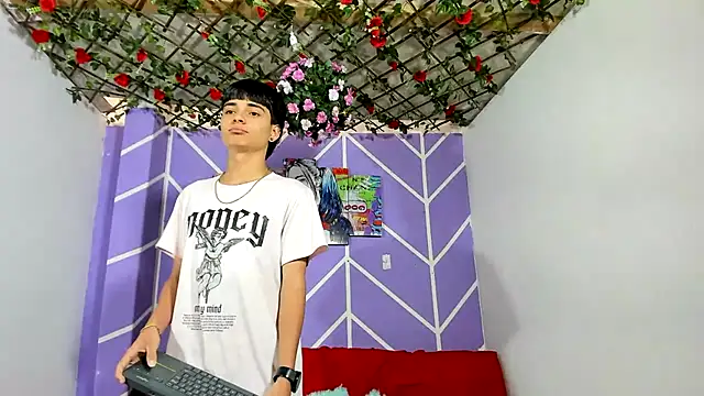 Snapshot of Escarlet_Abel-06 chatting on 02/16/25, 07:27 Escarlet Abel-06 online show from 02/16/25, 07:27