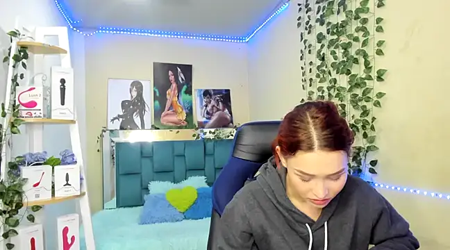 naomy hot 777 online show from 02/06/25, 11:15