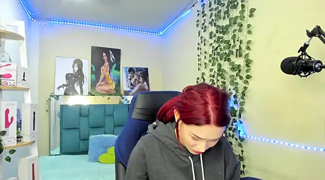 naomy hot 777 online show from 02/16/25, 10:43