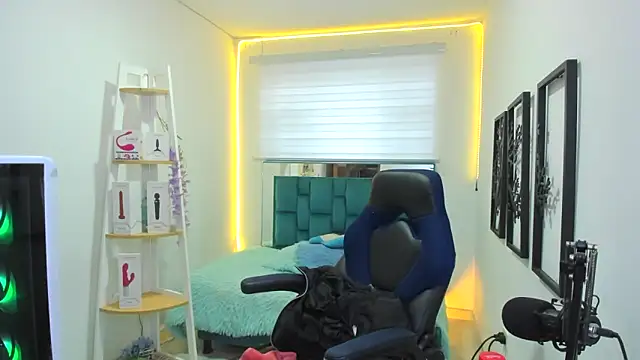 naomy hot 777 online show from 10/22/25, 08:41