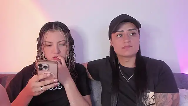 Snapshot of my_melody chatting on 09/19/25, 04:03 my melody online show from 09/19/25, 04:03