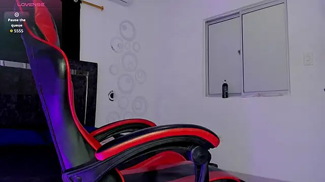 Snapshot of Nicol_TransGirl chatting on 10/24/25, 03:36 Nicol TransGirl online show from 10/24/25, 03:36