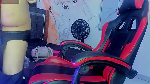 Snapshot of Nicol_TransGirl chatting on 10/30/25, 04:03 Nicol TransGirl online show from 10/30/25, 04:03