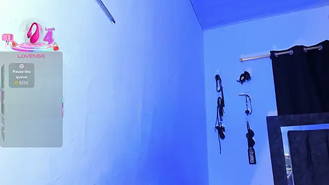 Snapshot of Nicol_TransGirl chatting on 11/22/25, 03:38 Nicol TransGirl online show from 11/22/25, 03:38