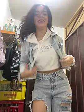 JullieBoo online show from 03/04/25, 01:45