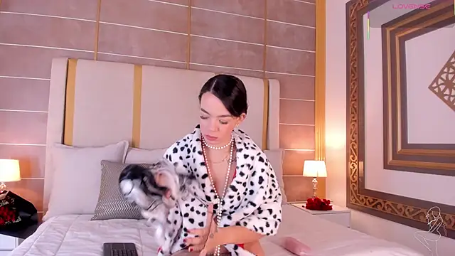 JullieBoo online show from 10/12/25, 12:15