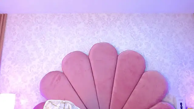 ElhaThomson online show from 11/25/25, 05:29