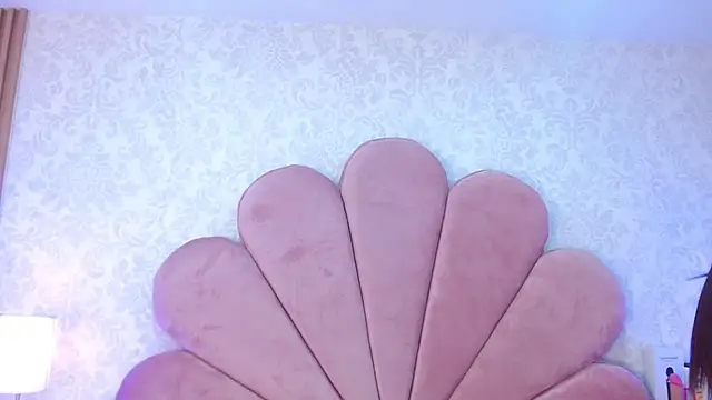 ElhaThomson online show from 12/13/25, 08:36