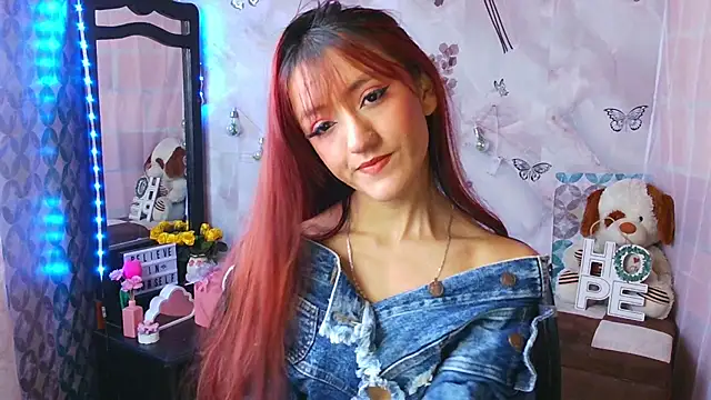 Snapshot of Lya1_ch chatting on 01/25/25, 04:46 Lya1 ch online show from 01/25/25, 04:46