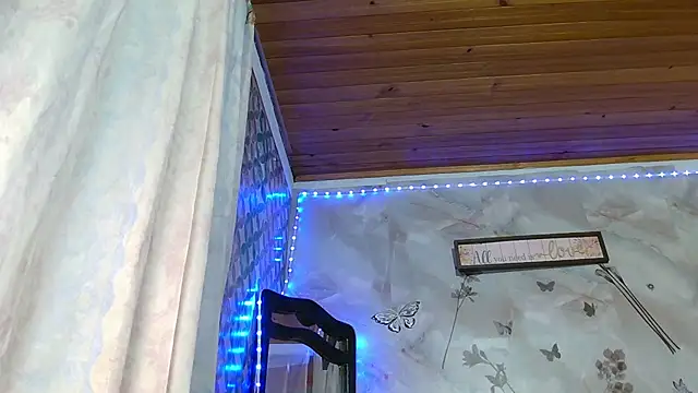 Snapshot of Lya1_ch chatting on 02/17/25, 11:20 Lya1 ch online show from 02/17/25, 11:20