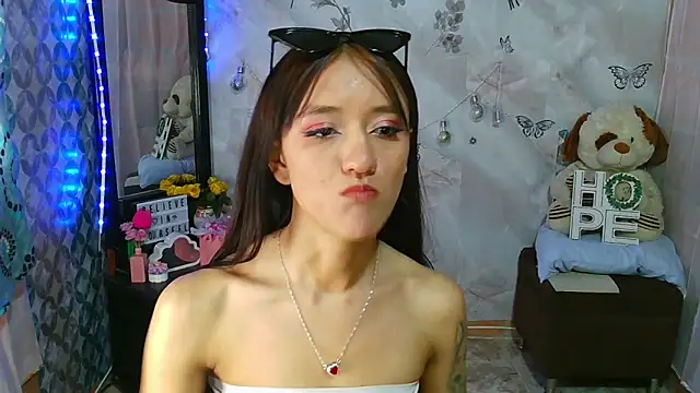 Snapshot of Lya1_ch chatting on 02/20/25, 10:04 Lya1 ch online show from 02/20/25, 10:04