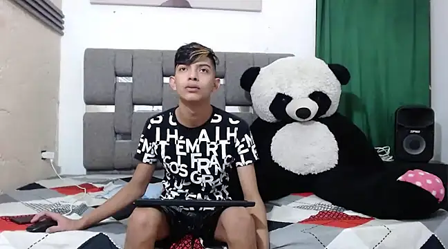 Snapshot of KING_STYLE2 chatting on 02/06/25, 11:15 KING STYLE2 online show from 02/06/25, 11:15