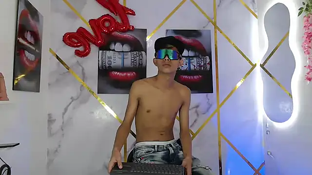 Snapshot of KING_STYLE2 chatting on 03/22/25, 05:52 KING STYLE2 online show from 03/22/25, 05:52