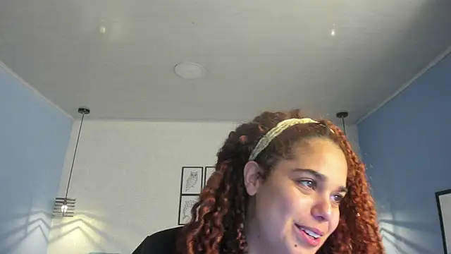 Snapshot of ninna_curly chatting on 04/22/26, 03:31 ninna curly online show from 04/22/26, 03:31