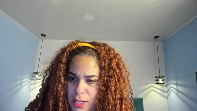 Snapshot of ninna_curly chatting on 04/23/26, 03:41 ninna curly online show from 04/23/26, 03:41