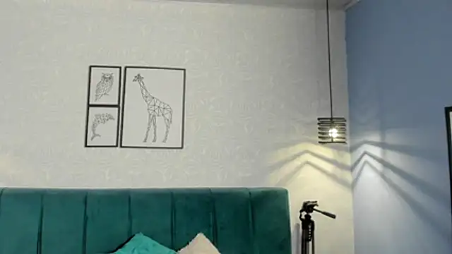 Snapshot of ninna_curly chatting on 05/15/26, 03:24 ninna curly online show from 05/15/26, 03:24