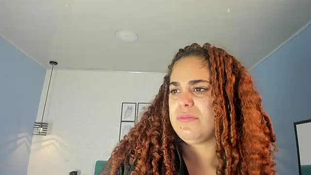Snapshot of ninna_curly chatting on 06/19/26, 03:00 ninna curly online show from 06/19/26, 03:00