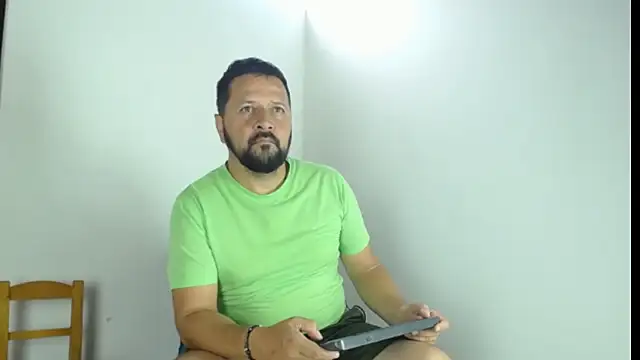 Snapshot of Daniel_08_8 chatting on 03/11/25, 02:40 Daniel 08 8 online show from 03/11/25, 02:40