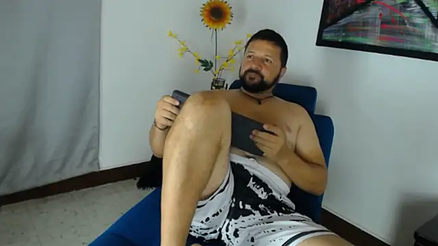 Snapshot of Daniel_08_8 chatting on 03/19/25, 02:35 Daniel 08 8 online show from 03/19/25, 02:35