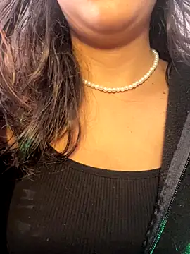 Snapshot of LiLy_kIndly chatting on 12/19/25, 08:05 LiLy kIndly online show from 12/19/25, 08:05