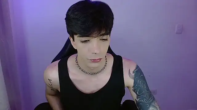 Snapshot of H3ll_B0I chatting on 04/07/26, 05:08 H3ll B0I online show from 04/07/26, 05:08