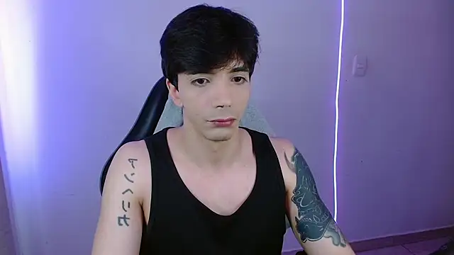 Snapshot of H3ll_B0I chatting on 04/23/26, 12:29 H3ll B0I online show from 04/23/26, 12:29