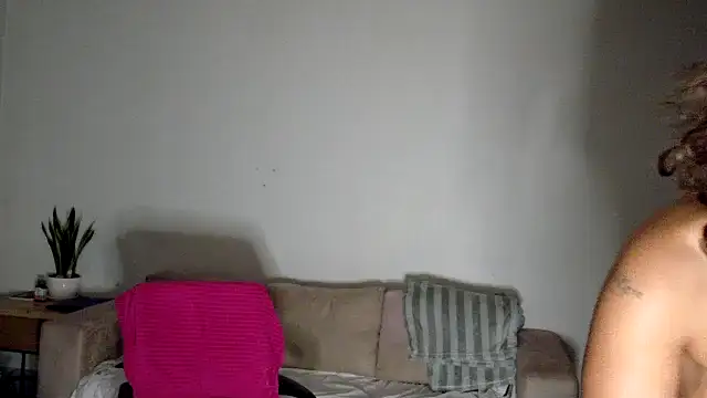 Snapshot of FreckleFaceBeauty chatting on 11/09/25, 10:46 FreckleFaceBeauty online show from 11/09/25, 10:46