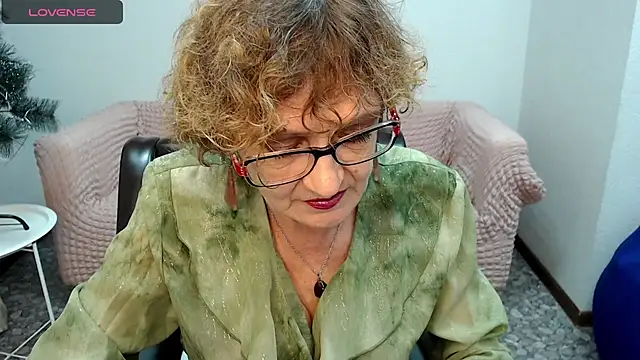 Snapshot of SexyGrandma_ chatting on 02/01/25, 07:47 SexyGrandma  online show from 02/01/25, 07:47